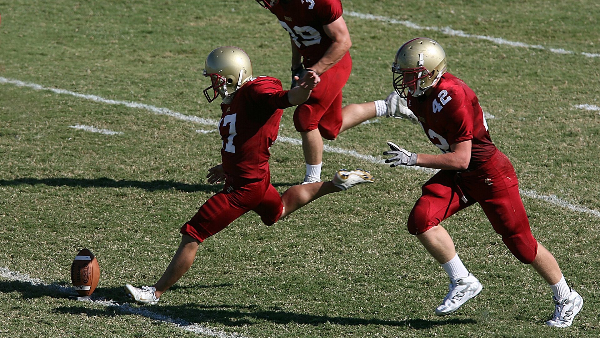 体育场馆夜间安保设施全面升级,观众更放心,体育馆保安值班